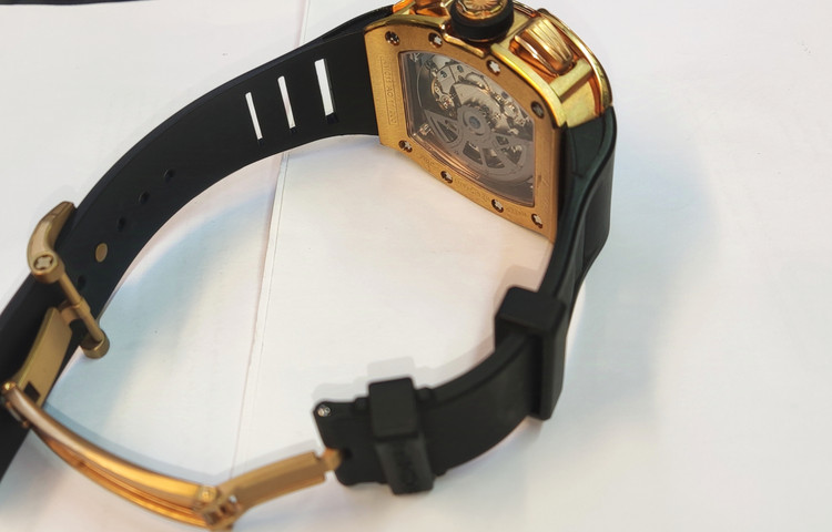 ساعت مچی مردانه RichardMille ریچارد میل سه موتور فعال اتوماتیک مکانیکی درب پشت شیشه ای موتور پیدا اسکلتون قاب پرنگین رزگلدفلزی بند رابر مشکی صفحه مشکی