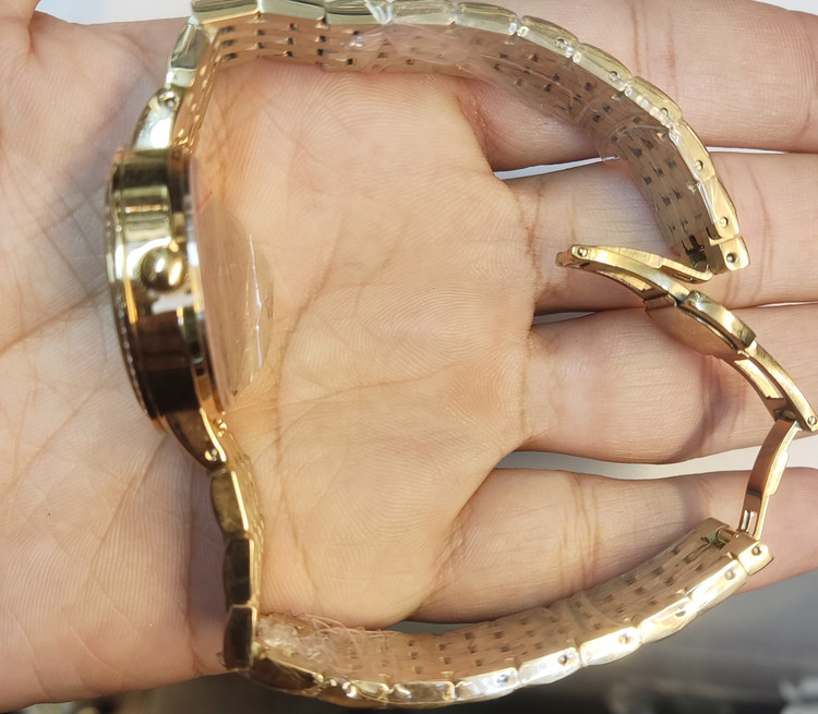 ساعت مچی زنانه SOLIDA سولیدا فلزی سه موتور فعال فول تایم قاب و بند طلایی صفحه صدفی دور قاب نگین دار کد 4140