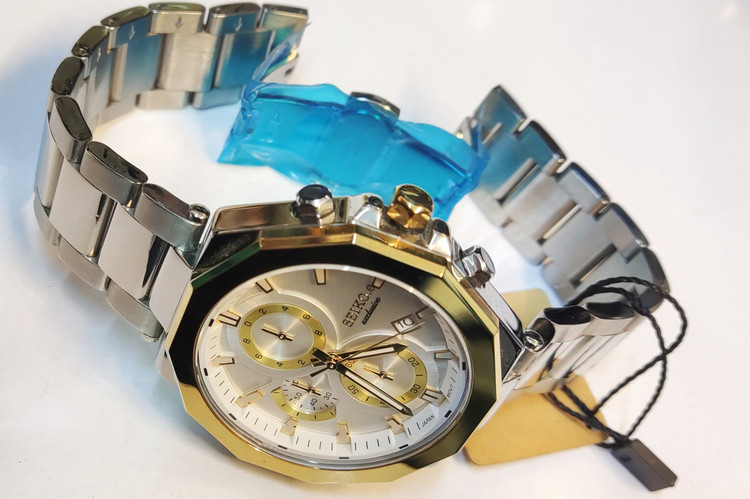 ساعت مچی مردانه SEIKO سیکو فلزی سه موتور فعال کورنوگراف بند استیل قاب طلایی استیل صفحه استیل کد 3095