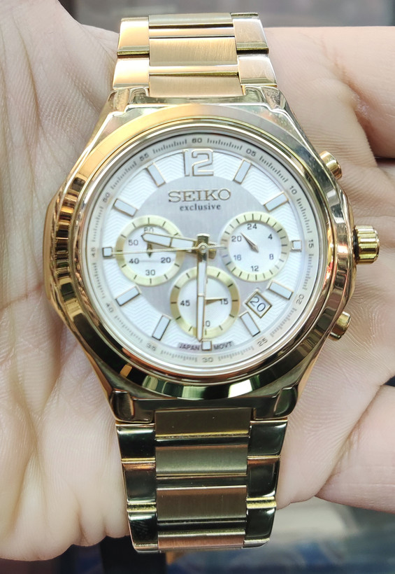 ساعت مچی مردانه SEIKO سیکو فلزی سه موتور فعال کورنوگراف بند طلایی قاب طلایی صفحه استیل کد 3060