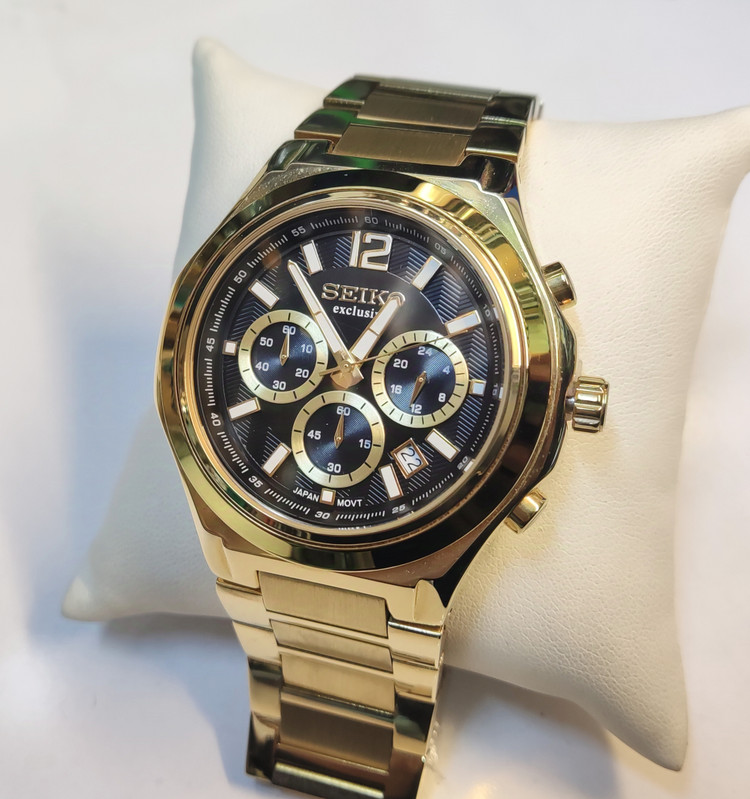 ساعت مچی مردانه SEIKO سیکو فلزی سه موتور فعال کورنوگراف بند طلایی قاب طلایی صفحه مشکی کد 3060