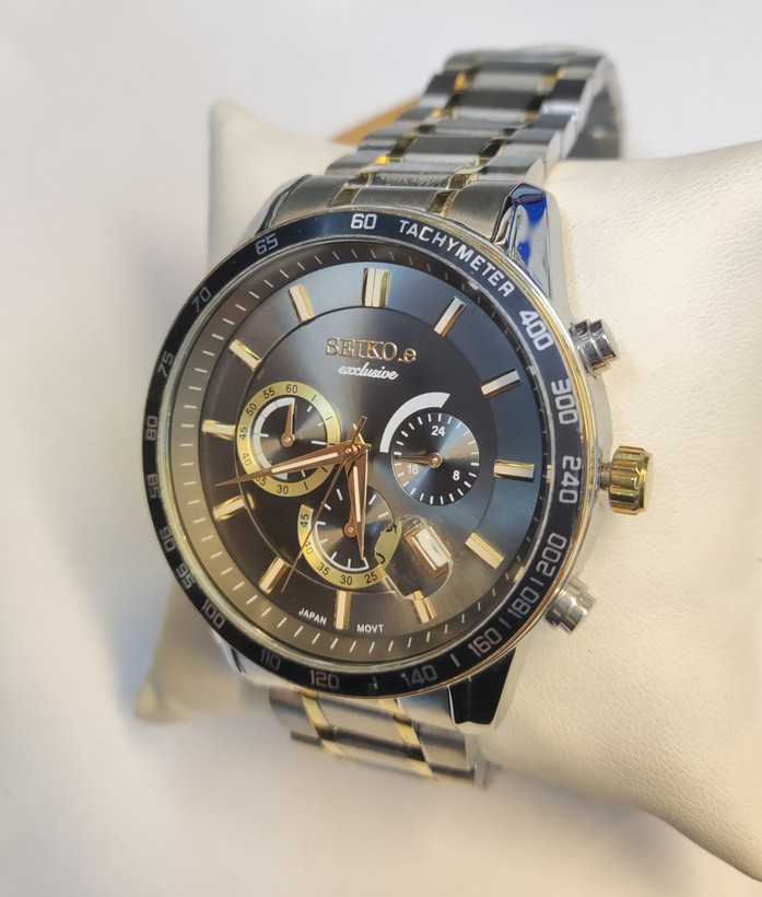 ساعت مچی مردانه SEIKO سیکو فلزی سه موتور فعال کورنوگراف بند طلایی استیل قاب طلایی استیل صفحه مشکی کد 3096