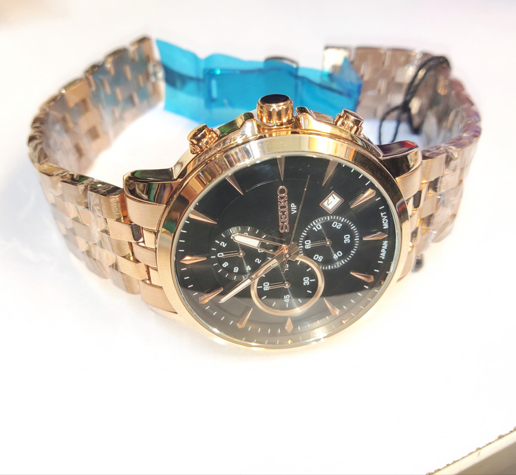 ساعت مچی مردانه SEIKO سیکو فلزی سه موتور فعال کورنوگراف بند رزگلد قاب رزگلد صفحه مشکی کد 8021
