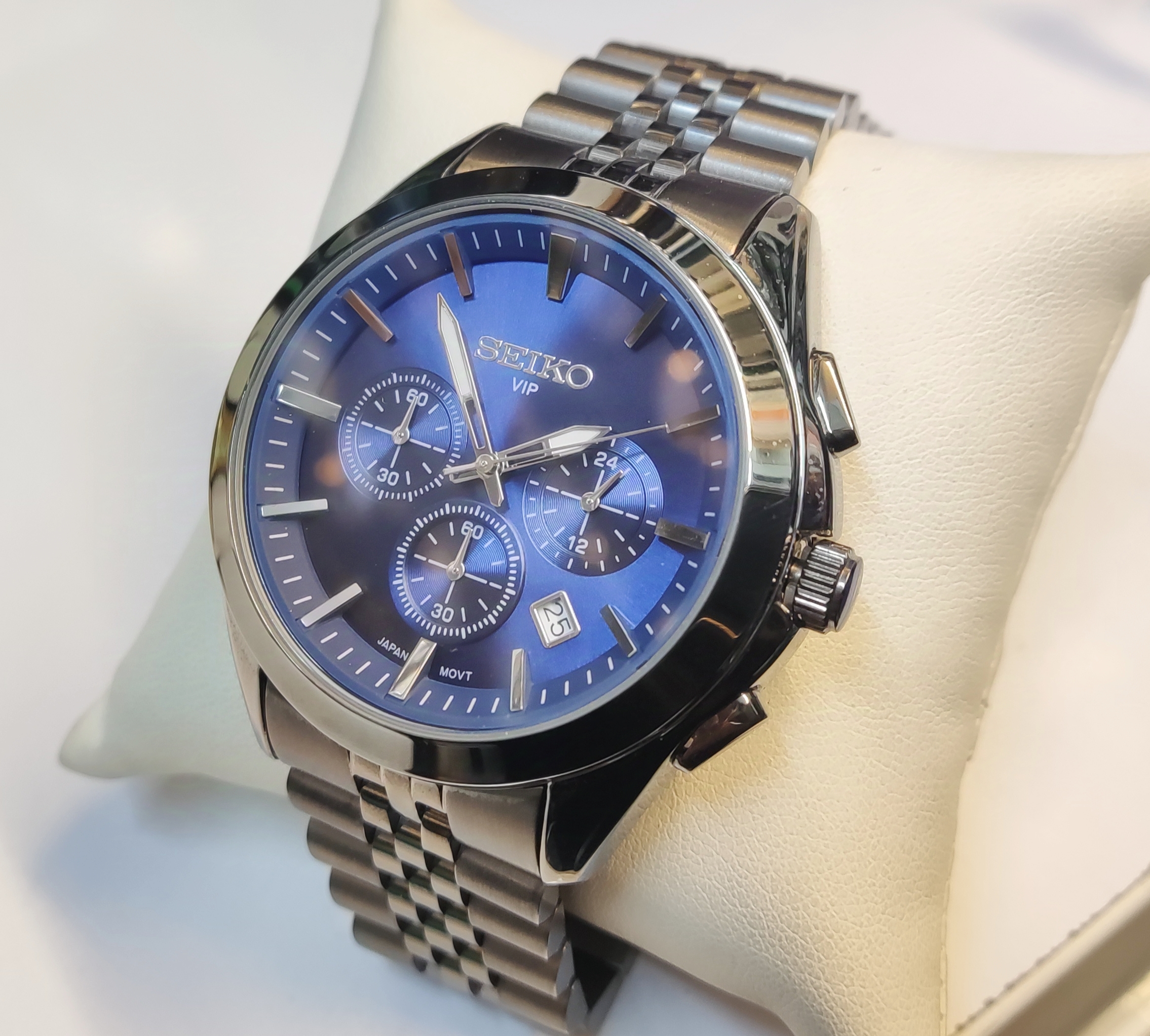 ساعت مچی مردانه SEIKO سیکو فلزی سه موتور فعال کورنوگراف بندو قاب دودی نوک مدادی صفحه سورمه ای کد 8016