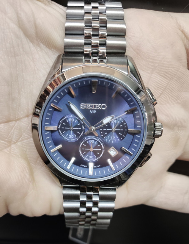 ساعت مچی مردانه SEIKO سیکو فلزی سه موتور فعال کورنوگراف بندو قاب دودی نوک مدادی صفحه سورمه ای کد 8016