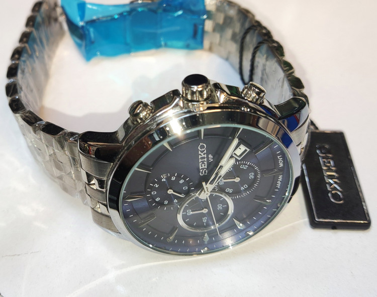 ساعت مچی مردانه SEIKO سیکو فلزی سه موتور فعال کورنوگراف بندو قاب استیل صفحه سورمه ای کد 8021