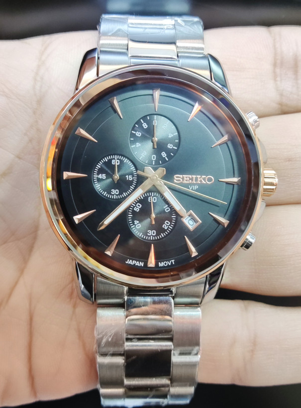 ساعت مچی مردانه SEIKO سیکو فلزی سه موتور فعال کورنوگراف بند استیل قاب رزگلد استیل صفحه مشکی دور شیشه آینه ای کد 8012