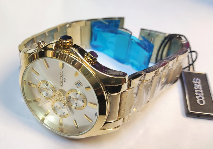 ساعت مچی مردانه SEIKO سیکو فلزی سه موتور فعال کورنوگراف بند طلایی قاب طلایی صفحه استیل دور کد 8018